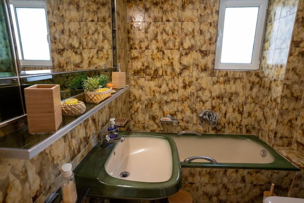 Angela Stylist House Apartment Пирея Екстериор снимка