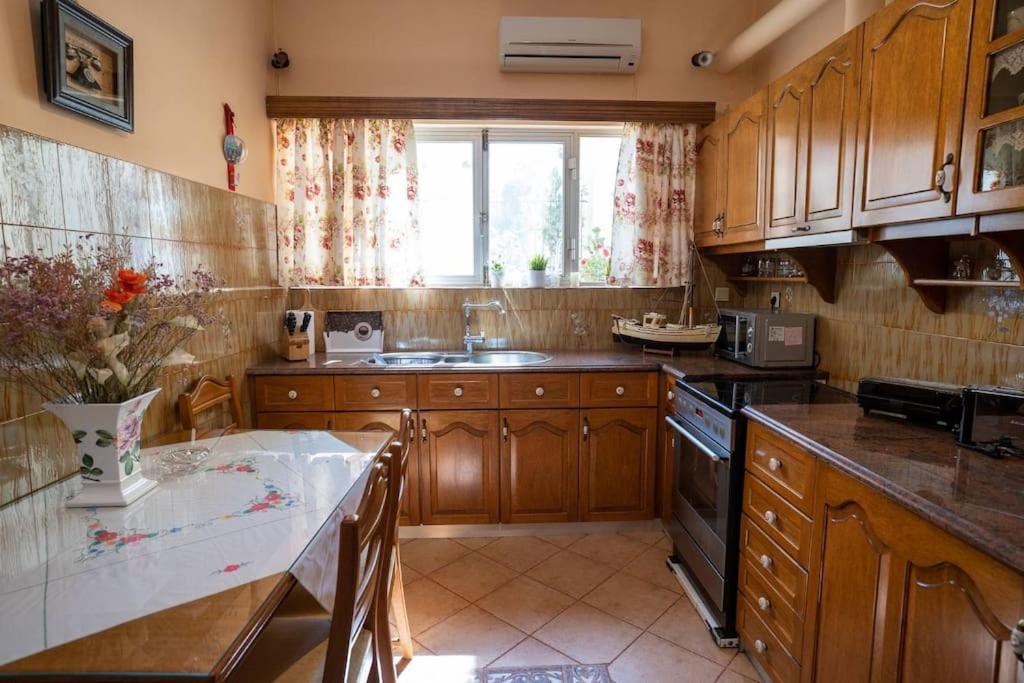 Angela Stylist House Apartment Пирея Екстериор снимка